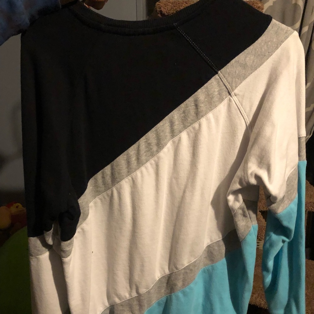 Crewneck - Picture 2 of 6
